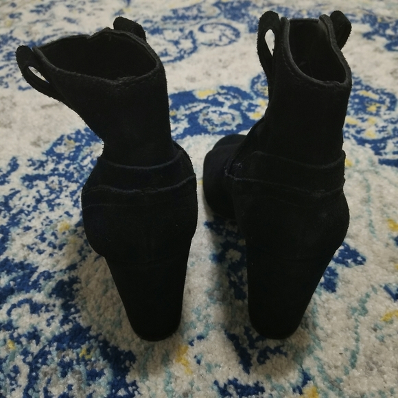 Vince Camuto Camey Peep Toe Boot Black Suede 9 - Picture 4 of 8